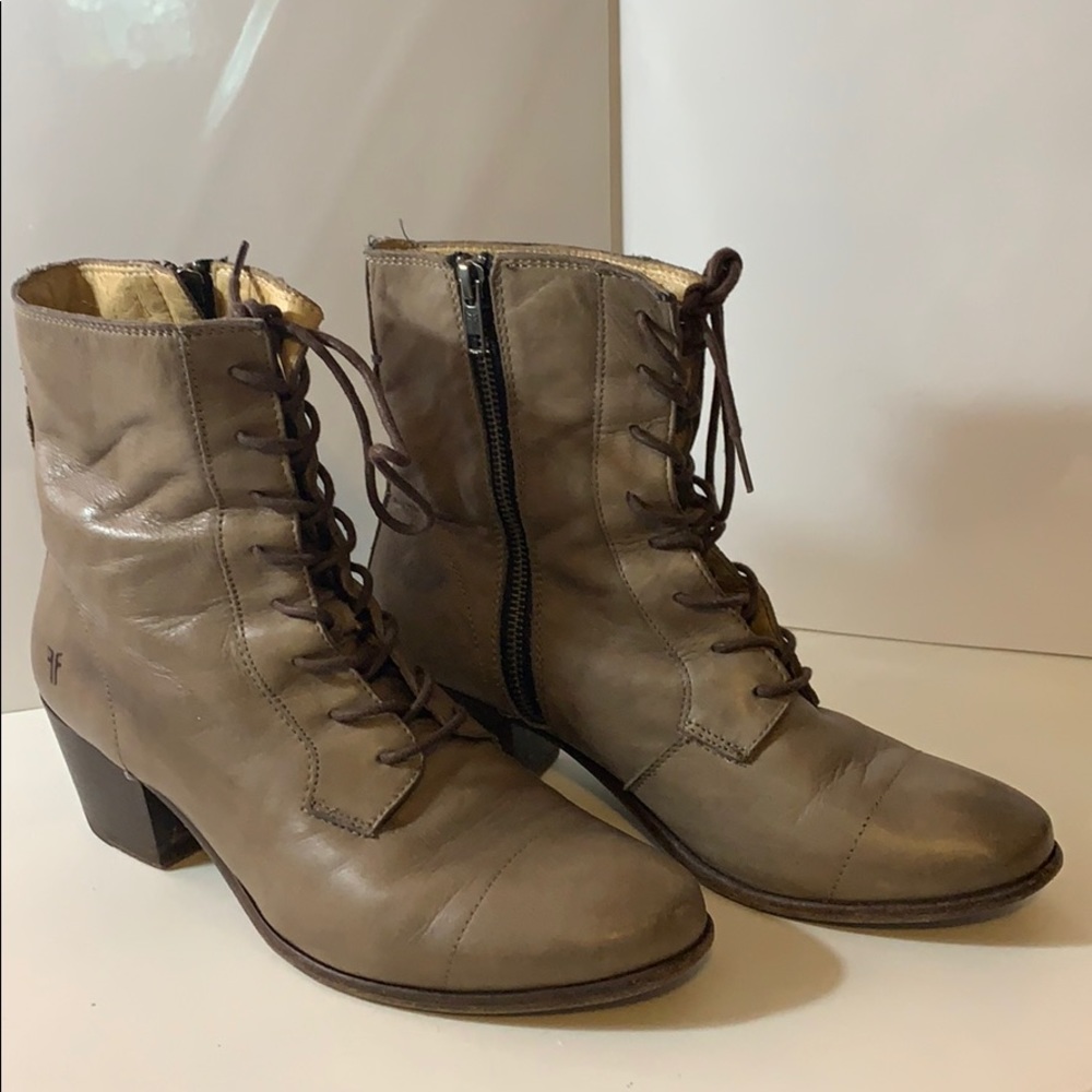 Frye “Courtney” lace up boot w/side zipper